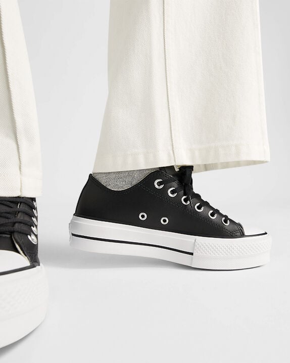 Chuck Taylor All Star Platform Leather Low Top - Image 2
