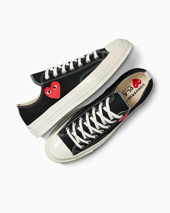 Converse X Comme des Garçons PLAY Chuck 70 OG Single Heart Low Top - Image 2