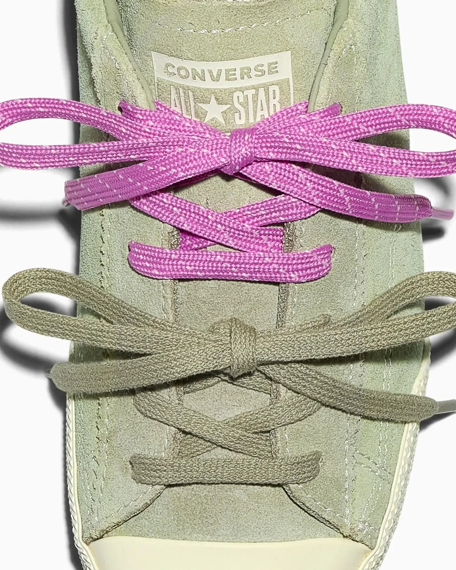 Chuck Taylor Lo - Image 34