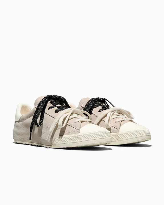 Chuck Taylor Lo - Image 11